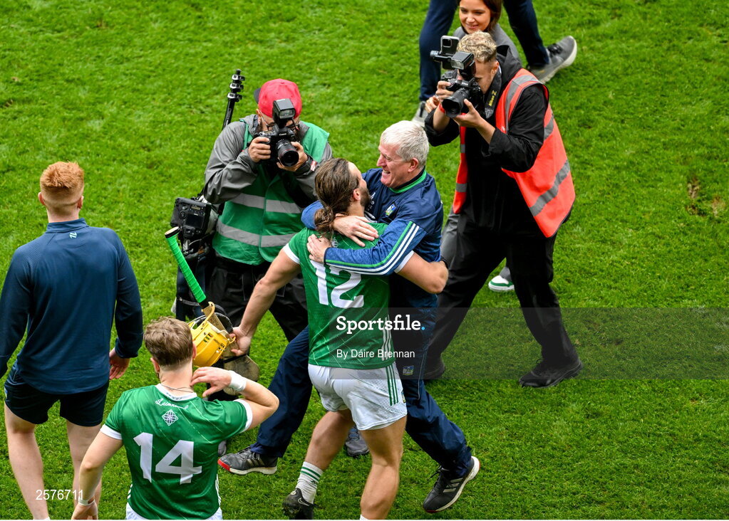 23 July 2023; Limerick manager John Kiely celebrates with Tom Morrissey after the GAA Hurling All-Ireland Senior Championship final match between Kilkenny and Limerick at Croke Park in Dublin. Photo by Daire Brennan/Sportsfile