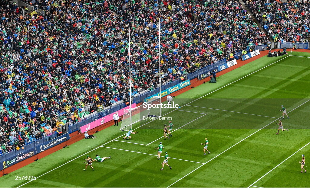 23 July 2023; Eoin Cody of Kilkenny shoots wide under pressure from Diarmaid Byrnes of Limerick during the GAA Hurling All-Ireland Senior Championship final match between Kilkenny and Limerick at Croke Park in Dublin. Photo by Sam Barnes/Sportsfile