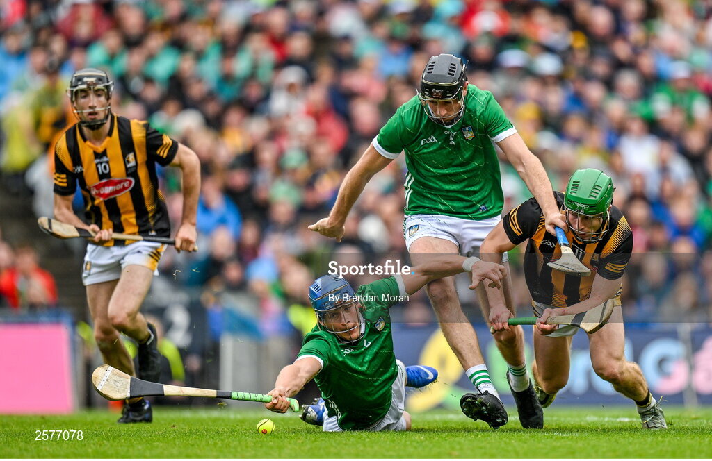 23 July 2023; Mike Casey, left, and Diarmaid Byrnes of Limerick contest possession with Martin Keoghan of Kilkenny during the GAA Hurling All-Ireland Senior Championship final match between Kilkenny and Limerick at Croke Park in Dublin. Photo by Brendan Moran/Sportsfile