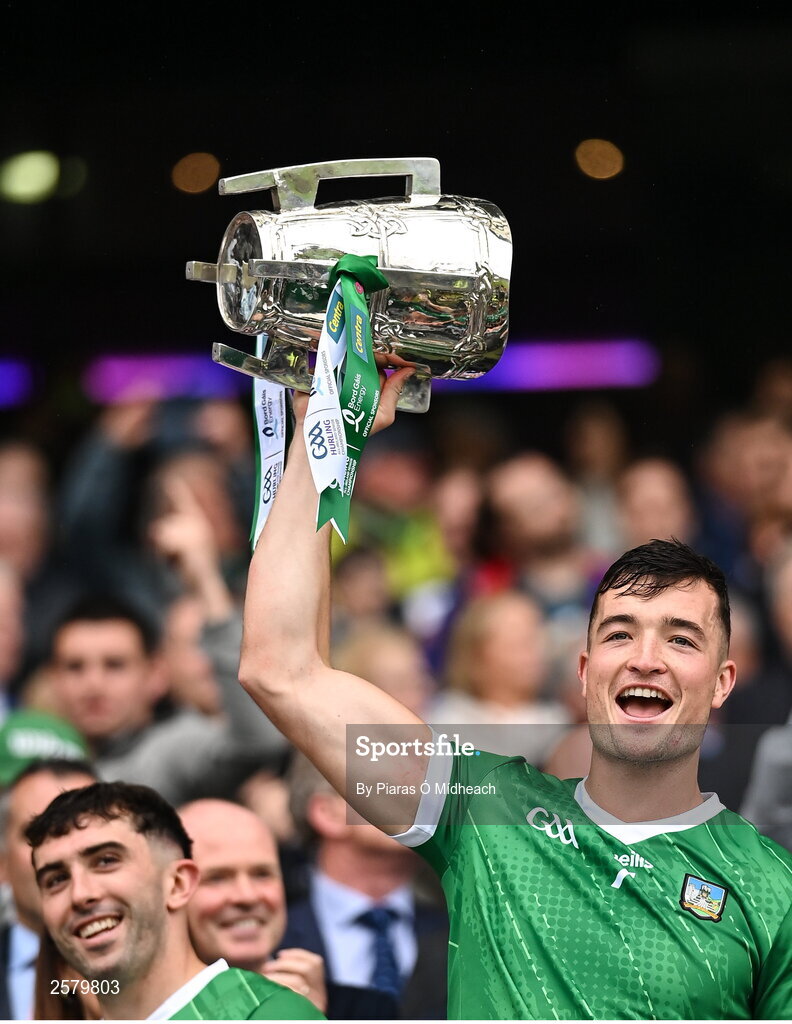 23 July 2023; Kyle Hayes of Limerick lifts the Liam MacCarthy Cup after his side's victory in the GAA Hurling All-Ireland Senior Championship final match between Kilkenny and Limerick at Croke Park in Dublin. Photo by Piaras Ó Mídheach/Sportsfile