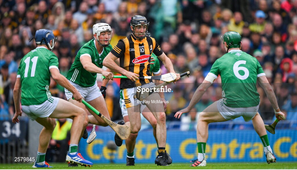 23 July 2023; Tom Phelan of Kilkenny is tackled by Kyle Hayes and Darragh O'Donovan of Limerick as David Reidy, left, and William O'Donoghue, right, await developments during the GAA Hurling All-Ireland Senior Championship final match between Kilkenny and Limerick at Croke Park in Dublin. Photo by Ray McManus/Sportsfile