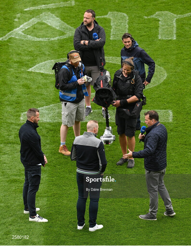 23 July 2023; Damian Lawlor of RTÉ interviews Jackie Tyrrell and Shane Dowling ahead of the GAA Hurling All-Ireland Senior Championship final match between Kilkenny and Limerick at Croke Park in Dublin. Photo by Daire Brennan/Sportsfile
