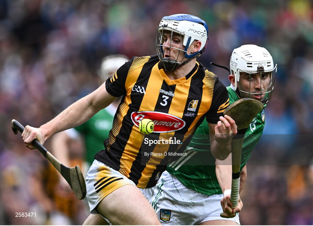 23 July 2023; Huw Lawlor of Kilkenny in action against Aaron Gillane of Limerick during the GAA Hurling All-Ireland Senior Championship final match between Kilkenny and Limerick at Croke Park in Dublin. Photo by Piaras Ó Mídheach/Sportsfile