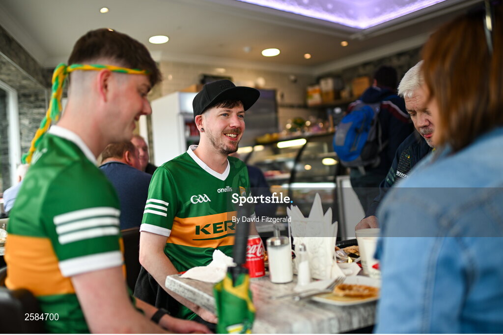 30 July 2023; Kerry supporter Matthew Finnucan from Tarbert, centre, and famil enjoy their lunch before the GAA Football All-Ireland Senior Championship final match between Dublin and Kerry at Croke Park in Dublin. Photo by David Fitzgerald/Sportsfile