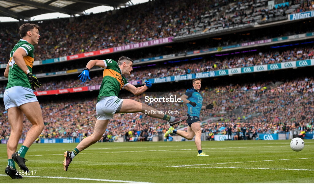 30 July 2023; Paul Geaney of Kerry shoots at goal during the GAA Football All-Ireland Senior Championship final match between Dublin and Kerry at Croke Park in Dublin. Photo by Ramsey Cardy/Sportsfile
