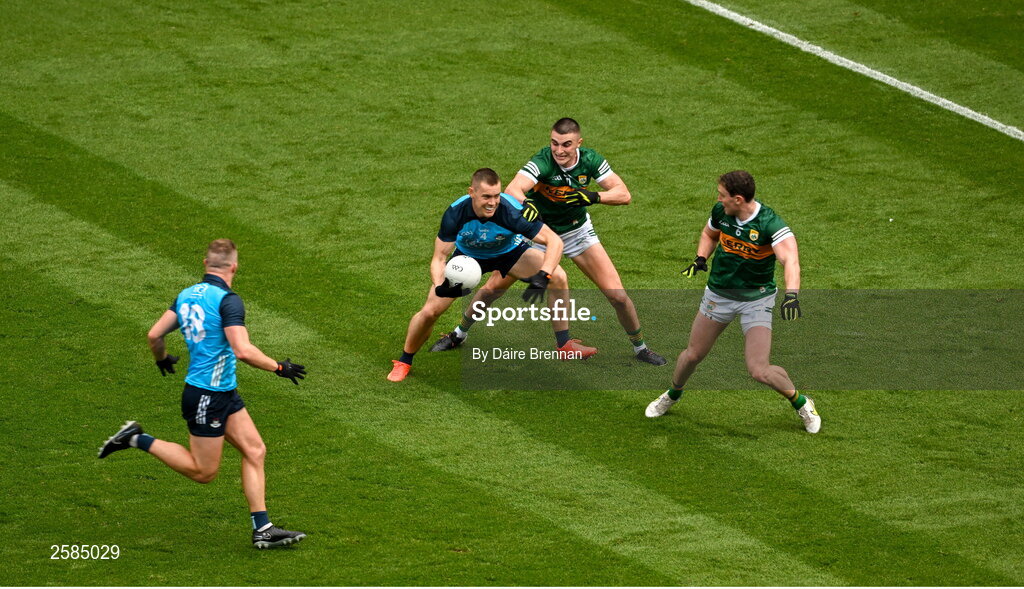 30 July 2023; Con O'Callaghan of Dublin in action against Sean O'Shea of Kerry during the GAA Football All-Ireland Senior Championship final match between Dublin and Kerry at Croke Park in Dublin. Photo by Daire Brennan/Sportsfile