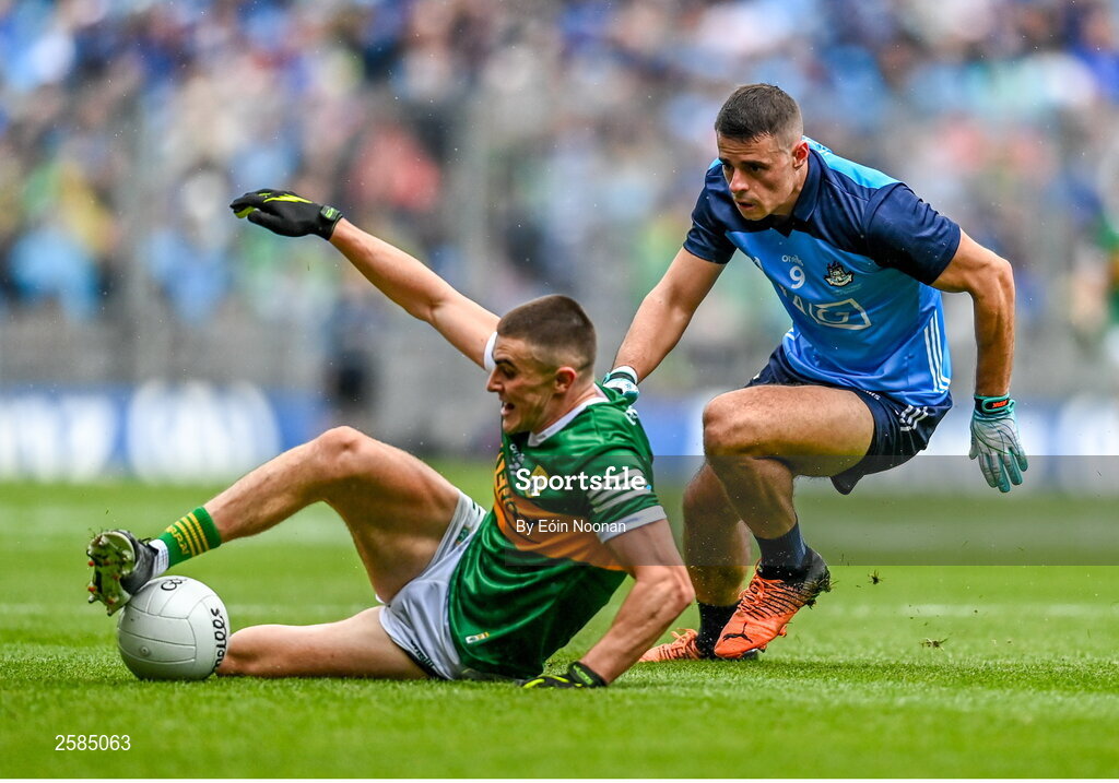 30 July 2023; Sean O'Shea of Kerry in action against Brian Howard of Dublin during the GAA Football All-Ireland Senior Championship final match between Dublin and Kerry at Croke Park in Dublin. Photo by Eóin Noonan/Sportsfile