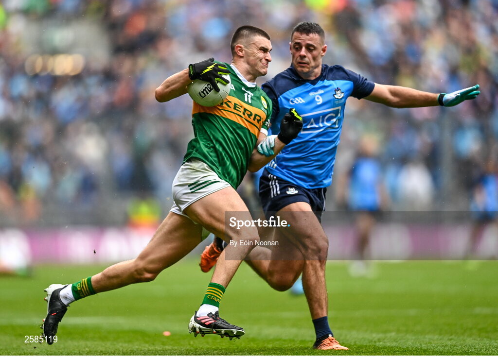 30 July 2023; Sean O'Shea of Kerry in action against Brian Howard of Dublin during the GAA Football All-Ireland Senior Championship final match between Dublin and Kerry at Croke Park in Dublin. Photo by Eóin Noonan/Sportsfile