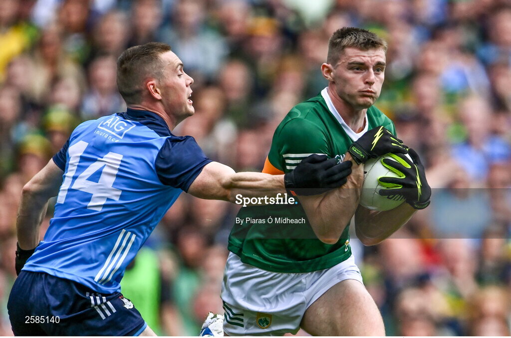 30 July 2023; Diarmuid O'Connor of Kerry in action against Con O'Callaghan of Dublin during the GAA Football All-Ireland Senior Championship final match between Dublin and Kerry at Croke Park in Dublin. Photo by Piaras Ó Mídheach/Sportsfile