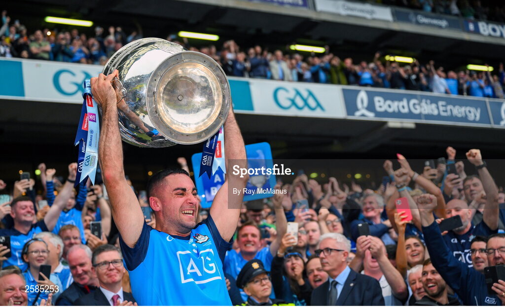 30 July 2023; Dublin captain James McCarthy lifts the Sam Maguire Cup after his side's victory in the GAA Football All-Ireland Senior Championship final match between Dublin and Kerry at Croke Park in Dublin. Photo by Ray McManus/Sportsfile