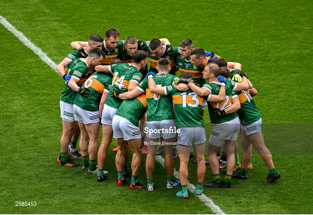 30 July 2023; David Clifford of Kerry speaks to his team ahead of the GAA Football All-Ireland Senior Championship final match between Dublin and Kerry at Croke Park in Dublin. Photo by Daire Brennan/Sportsfile