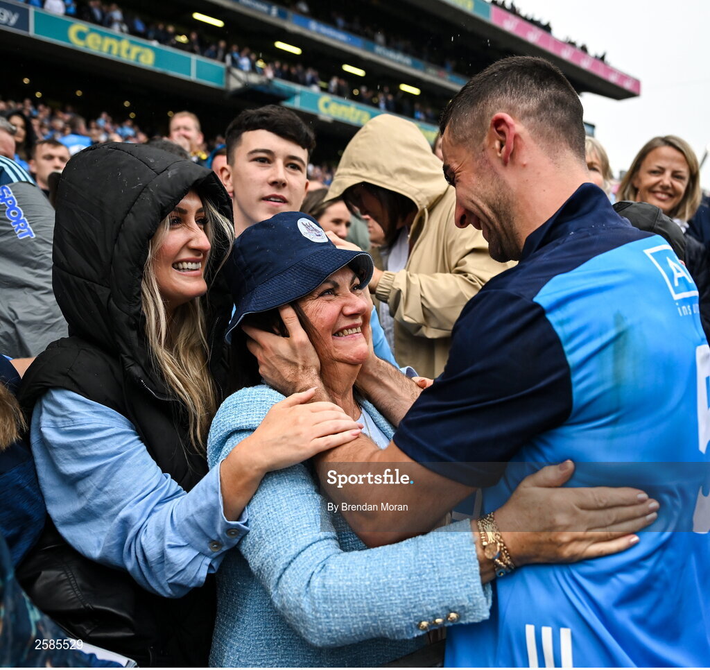 30 July 2023; James McCarthy of Dublin celebrates with his mother Marian and wife Clodagh after the GAA Football All-Ireland Senior Championship final match between Dublin and Kerry at Croke Park in Dublin. Photo by Brendan Moran/Sportsfile