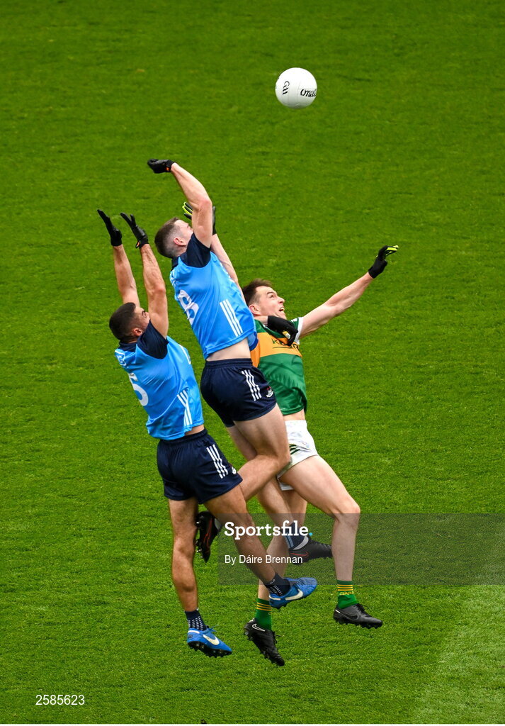 30 July 2023; Jack Barry of Kerry in action against James McCarthy, left, and Brian Fenton of Dublin during the GAA Football All-Ireland Senior Championship final match between Dublin and Kerry at Croke Park in Dublin. Photo by Daire Brennan/Sportsfile