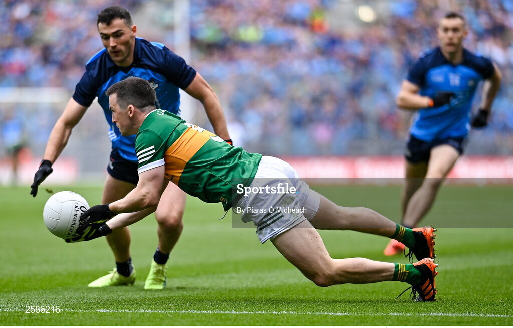 30 July 2023; Paul Murphy of Kerry in action against Colm Basquel of Dublin during the GAA Football All-Ireland Senior Championship final match between Dublin and Kerry at Croke Park in Dublin. Photo by Piaras Ó Mídheach/Sportsfile