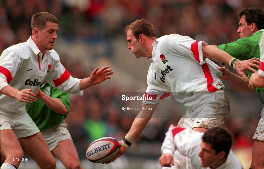 4 April 1998; Laurence Dallaglio of England is tackled by Eric Elwood of Ireland during the Five Nations Rugby Championship match between England and Ireland at Twickenham Stadium in London, England. Photo by Brendan Moran/Sportsfile