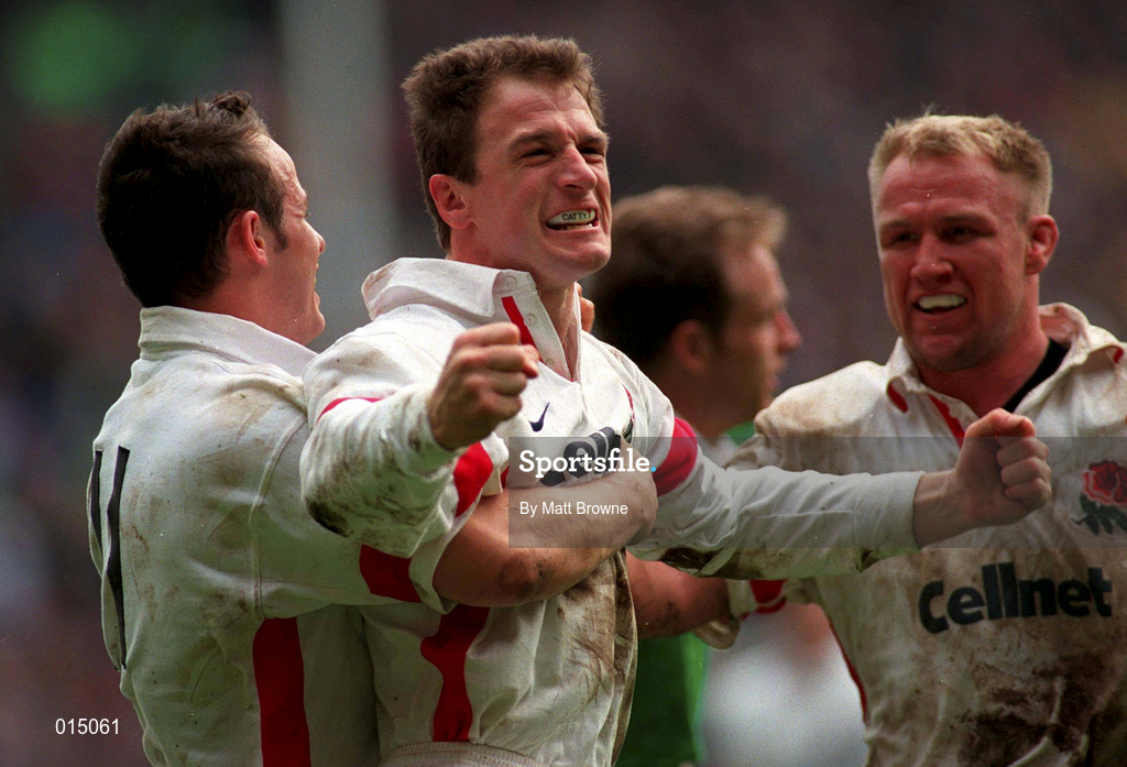 4 April 1998; Mike Catt of England celebrates with team-mates Austin Healey, left, and Neil Back after scoring a try during the Five Nations Rugby Championship match between England and Ireland at Twickenham Stadium in London, England. Photo by Matt Browne/Sportsfile