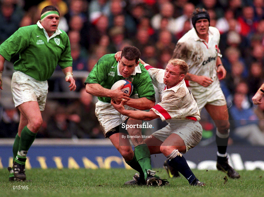 4 April 1998; Andy Ward of Ireland is tackled by Neil Back of England during the Five Nations Rugby Championship match between England and Ireland at Twickenham Stadium in London, England. Photo by Brendan Moran/Sportsfile