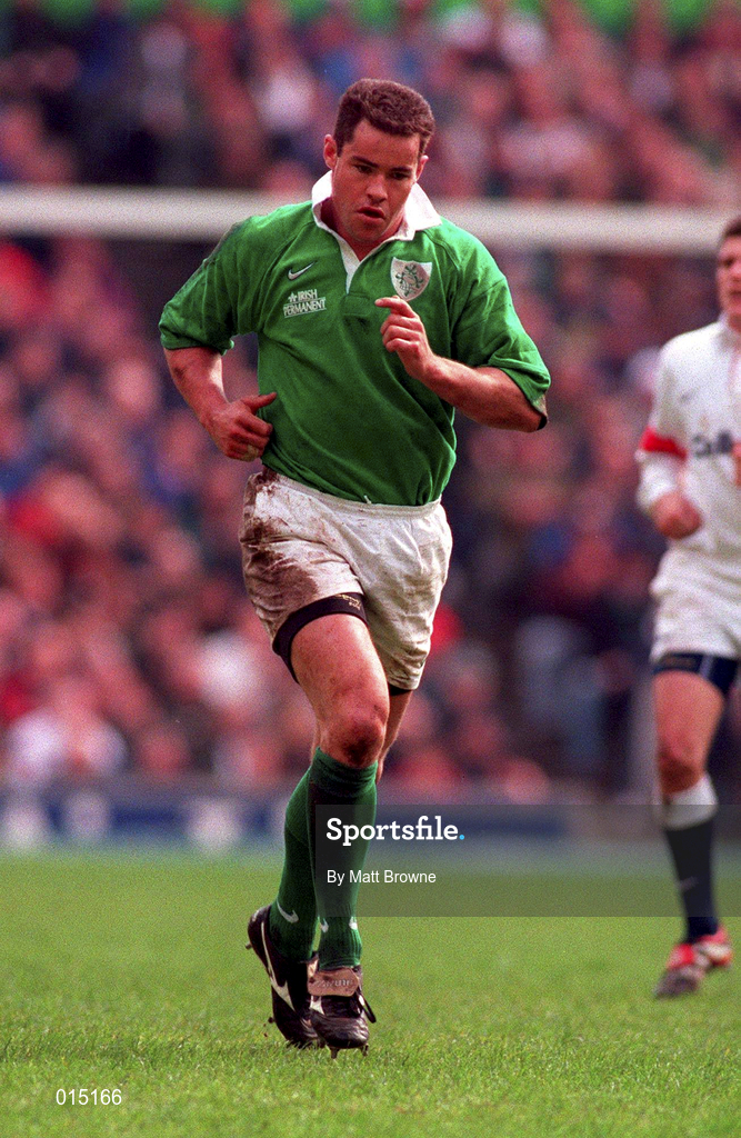 4 April 1998; Andy Ward of Ireland during the Five Nations Rugby Championship match between England and Ireland at Twickenham Stadium in London, England. Photo by Matt Browne/Sportsfile