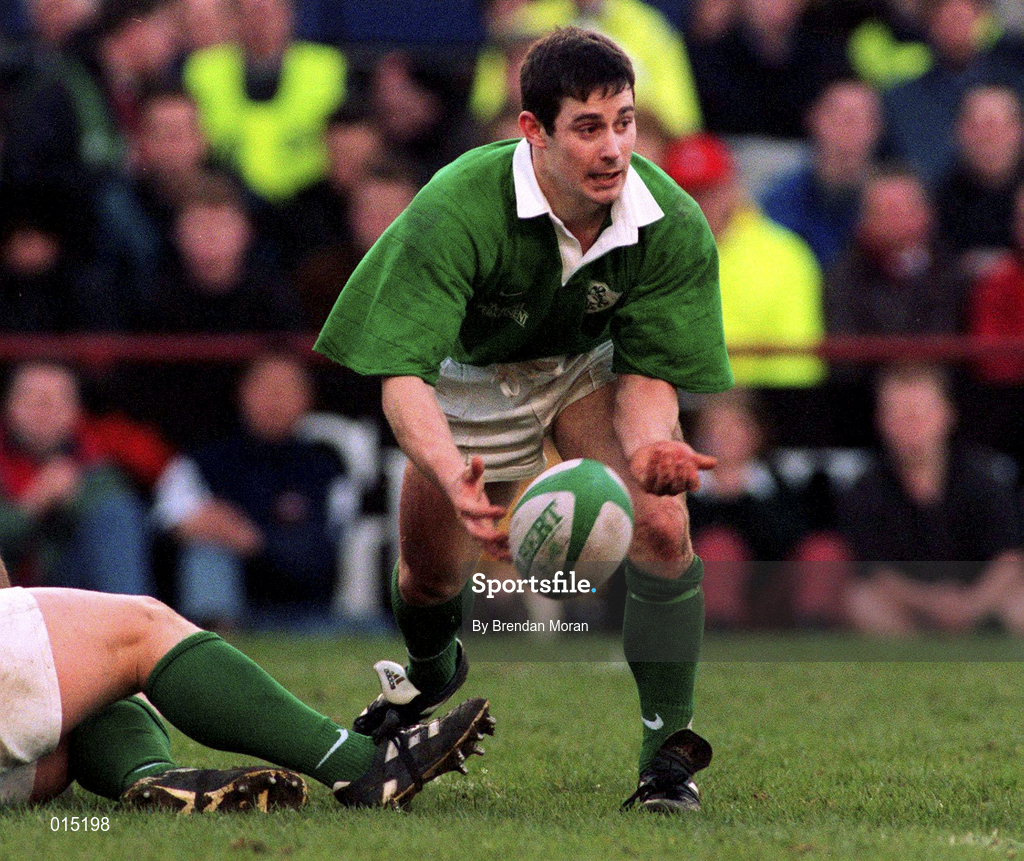 7 February 1998; Brian O'Meara of Ireland during the Five Nations Rugby Championship match between Ireland and Scotland at Lansdowne Road in Dublin, Ireland. Photo by Brendan Moran/Sportsfile