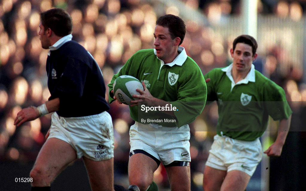 7 February 1998; David Humphreys of Ireland during the Five Nations Rugby Championship match between Ireland and Scotland at Lansdowne Road in Dublin, Ireland. Photo by Brendan Moran/Sportsfile