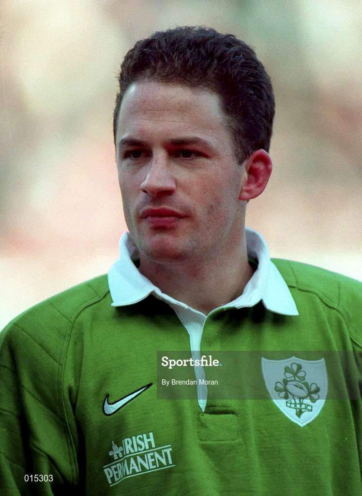 7 February 1998; David Humphreys of Ireland prior to the Five Nations Rugby Championship match between Ireland and Scotland at Lansdowne Road in Dublin, Ireland. Photo by Brendan Moran/Sportsfile