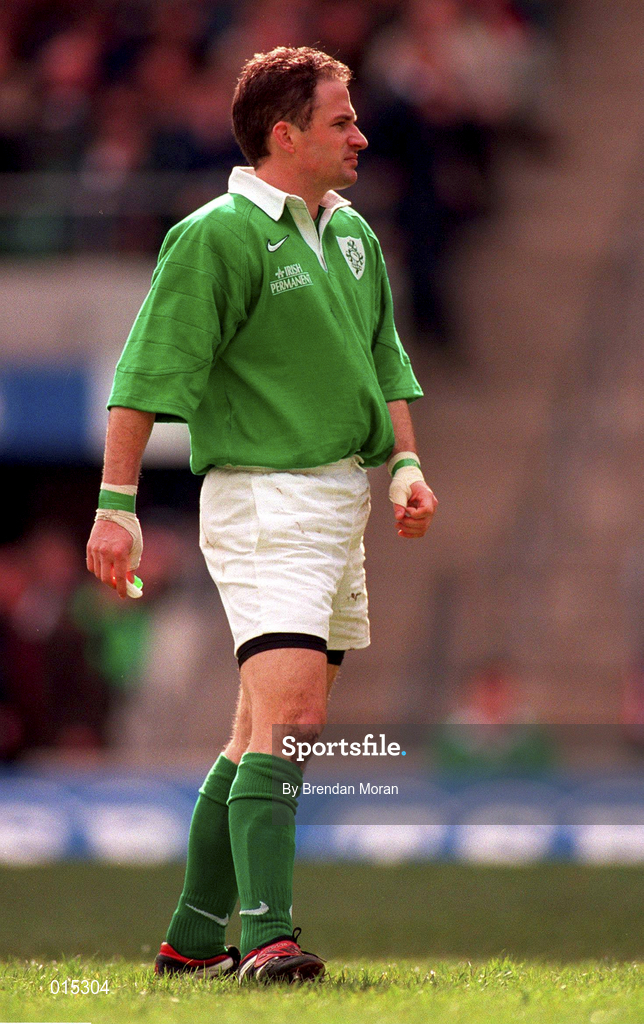 4 April 1998; David Humphreys of Ireland during the Five Nations Rugby Championship match between England and Ireland at Twickenham Stadium in London, England. Photo by Brendan Moran/Sportsfile