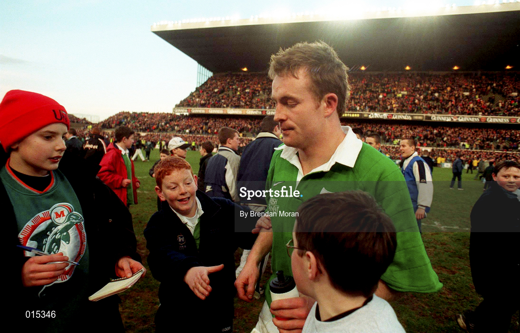 7 February 1998; Denis Hickie of Ireland leaves the pitch after the Five Nations Rugby Championship match between Ireland and Scotland at Lansdowne Road in Dublin, Ireland. Photo by Brendan Moran/Sportsfile