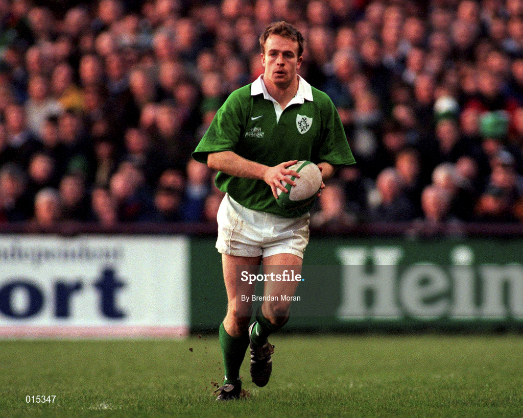 7 February 1998; Denis Hickie of Ireland during the Five Nations Rugby Championship match between Ireland and Scotland at Lansdowne Road in Dublin, Ireland. Photo by Brendan Moran/Sportsfile