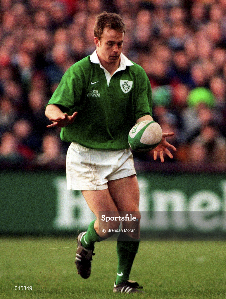 7 February 1998; Denis Hickie of Ireland during the Five Nations Rugby Championship match between Ireland and Scotland at Lansdowne Road in Dublin, Ireland. Photo by Brendan Moran/Sportsfile