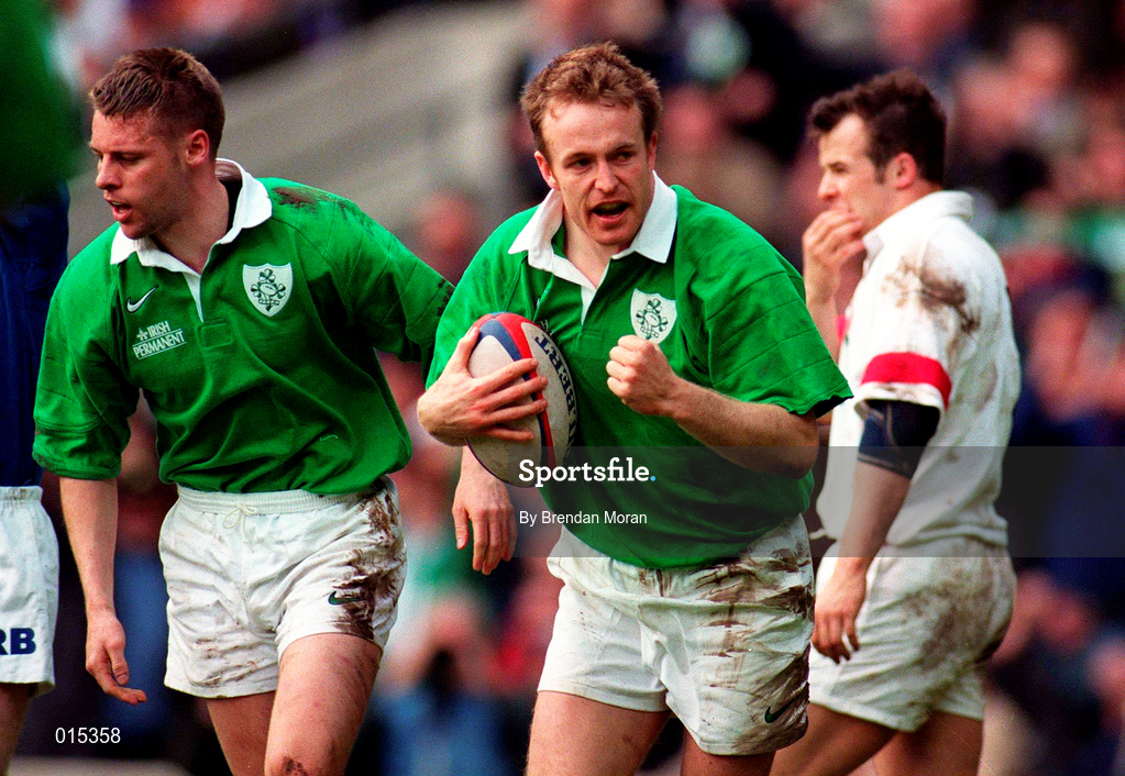 4 April 1998; Denis Hickie of Ireland celebrates after scoring his side's second try during the Five Nations Rugby Championship match between England and Ireland at Twickenham Stadium in London, England. Photo by Brendan Moran/Sportsfile