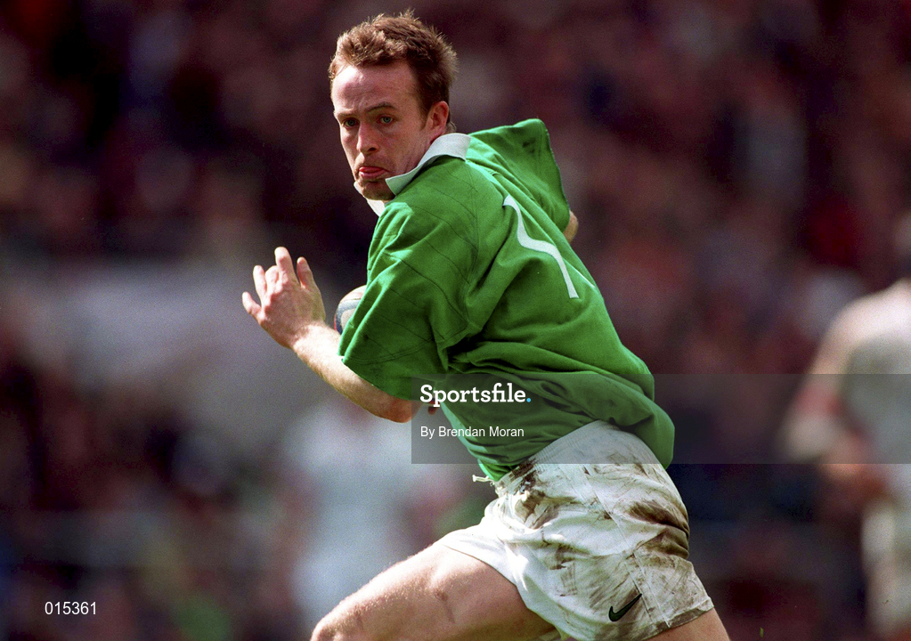 4 April 1998; Denis Hickie of Ireland during the Five Nations Rugby Championship match between England and Ireland at Twickenham Stadium in London, England. Photo by Brendan Moran/Sportsfile