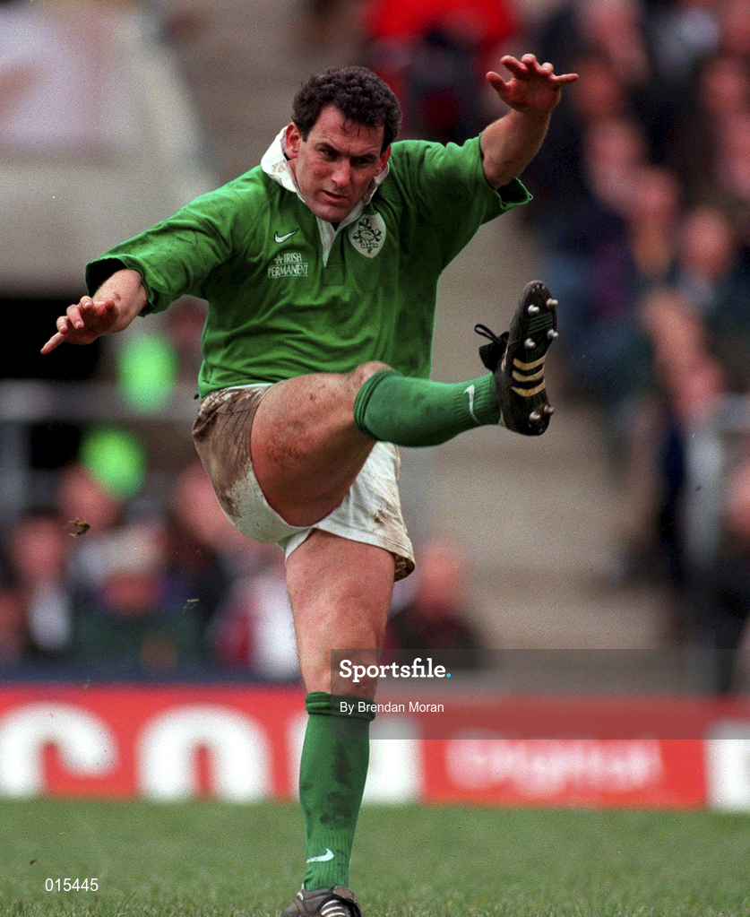 4 April 1998; Eric Elwood of Ireland during the Five Nations Rugby Championship match between England and Ireland at Twickenham Stadium in London, England. Photo by Brendan Moran/Sportsfile