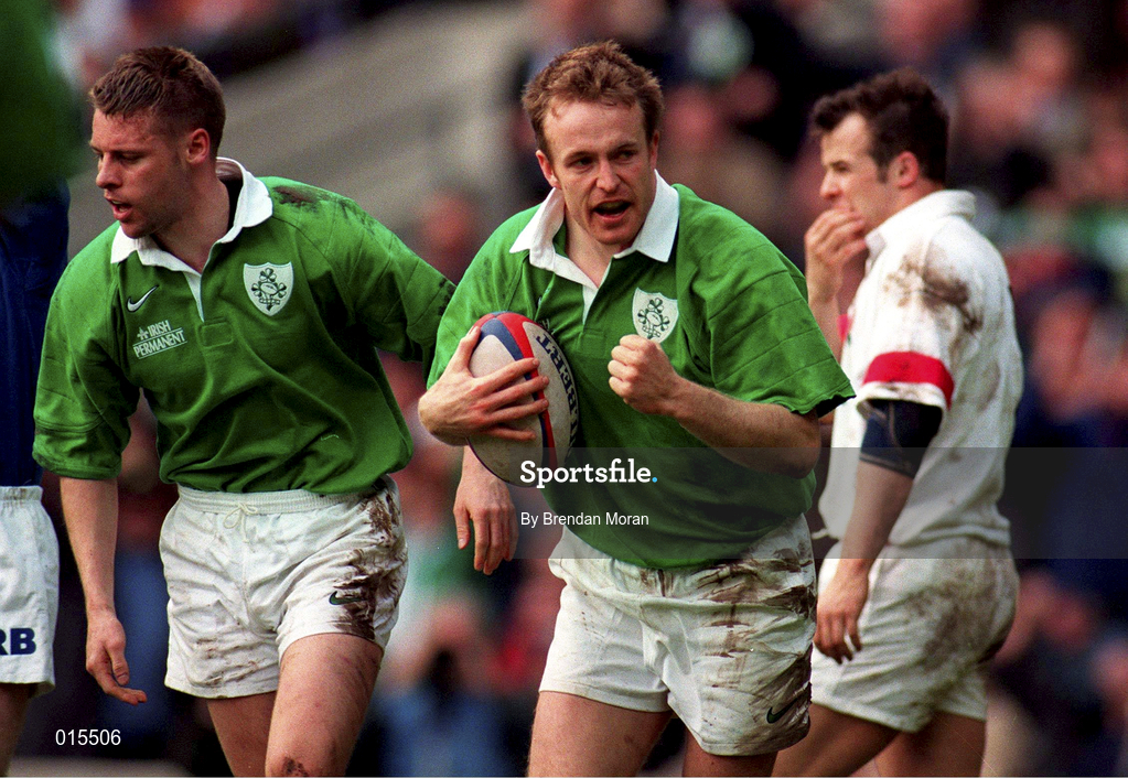 4 April 1998; Denis Hickie of Ireland celebrates after scoring his side's second try during the Five Nations Rugby Championship match between England and Ireland at Twickenham Stadium in London, England. Photo by Brendan Moran/Sportsfile