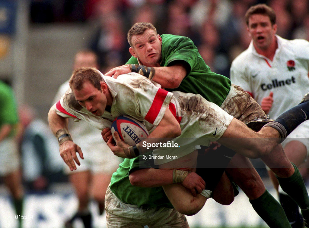 4 April 1998; Laurence Dallaglio of England is tackled by Paul Wallace, left, and David Corkery of Ireland during the Five Nations Rugby Championship match between England and Ireland at Twickenham Stadium in London, England. Photo by Brendan Moran/Sportsfile