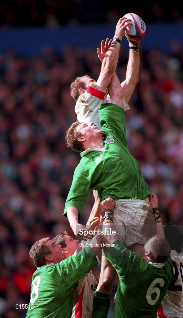 4 April 1998; Malcolm O'Kelly of Ireland and Laurence Dallaglio of England contest a lineout during the Five Nations Rugby Championship match between England and Ireland at Twickenham Stadium in London, England. Photo by Brendan Moran/Sportsfile