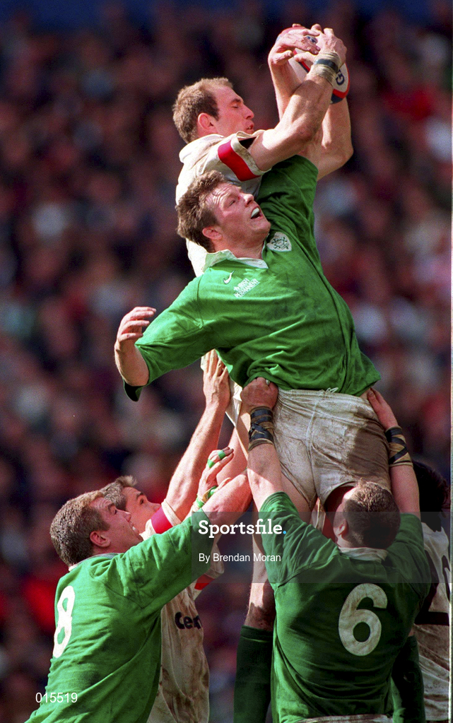 4 April 1998; Malcolm O'Kelly of Ireland and Laurence Dallaglio of England contest a lineout during the Five Nations Rugby Championship match between England and Ireland at Twickenham Stadium in London, England. Photo by Brendan Moran/Sportsfile