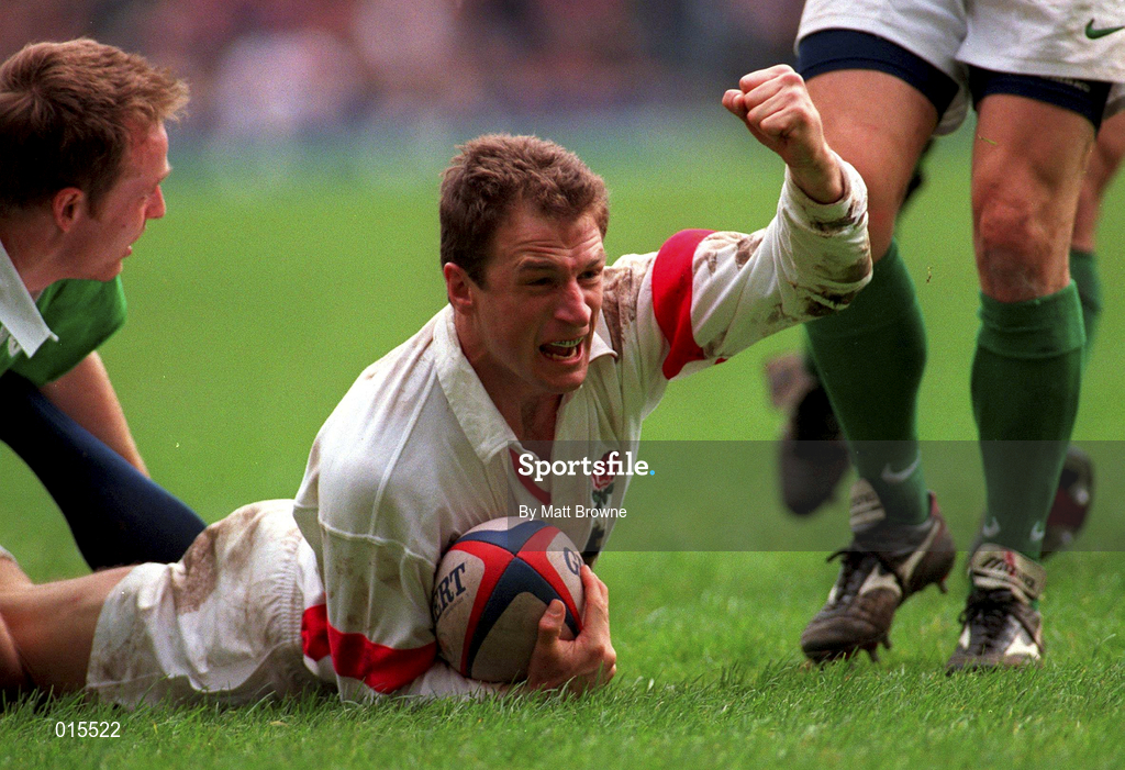 4 April 1998; Mike Catt of England celebrates after scoring a try during the Five Nations Rugby Championship match between England and Ireland at Twickenham Stadium in London, England. Photo by Matt Browne/Sportsfile