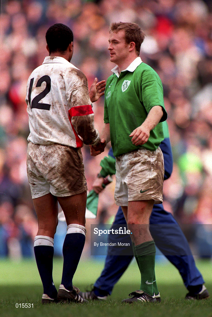 4 April 1998; Denis Hickie of Ireland, right, and Jeremy Guscott of England after the Five Nations Rugby Championship match between England and Ireland at Twickenham Stadium in London, England. Photo by Brendan Moran/Sportsfile