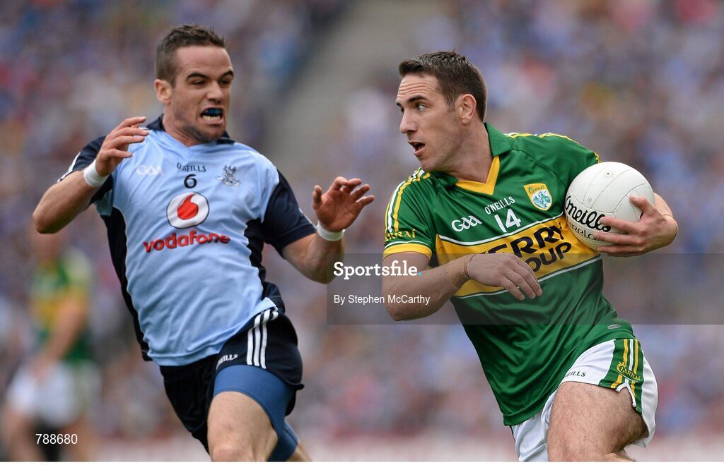 1 September 2013; Declan O'Sullivan, Kerry, in action against Ger Brennan, Dublin. GAA Football All-Ireland Senior Championship, Semi-Final, Dublin v Kerry, Croke Park, Dublin. Picture credit: Stephen McCarthy / SPORTSFILE