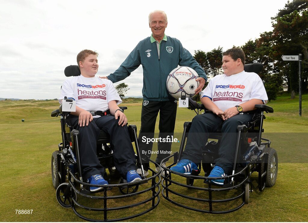1 September 2013; Republic of Ireland manager Giovanni Trapattoni with brothers Thomas, left, and Sean Donogher, from Kinnity, Co. Offaly, in attendance at the Heatons / Sportsworld ‘Football in the Community’ partnership launch. Portmarnock Hotel and Golf Links, Portmarnock, Co. Dublin. Picture credit: David Maher / SPORTSFILE