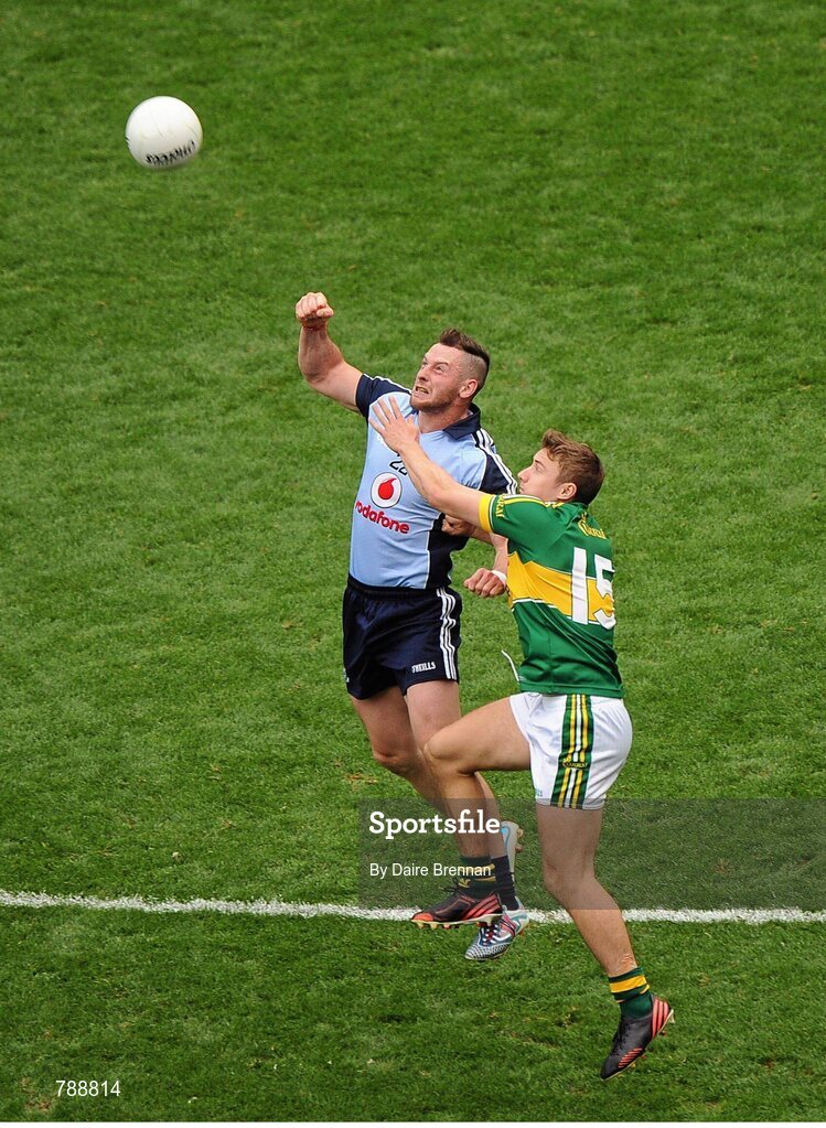1 September 2013; Philip McMahon, Dublin, in action against James O'Donoghue, Kerry. GAA Football All-Ireland Senior Championship, Semi-Final, Dublin v Kerry, Croke Park, Dublin. Picture credit: Dáire Brennan / SPORTSFILE