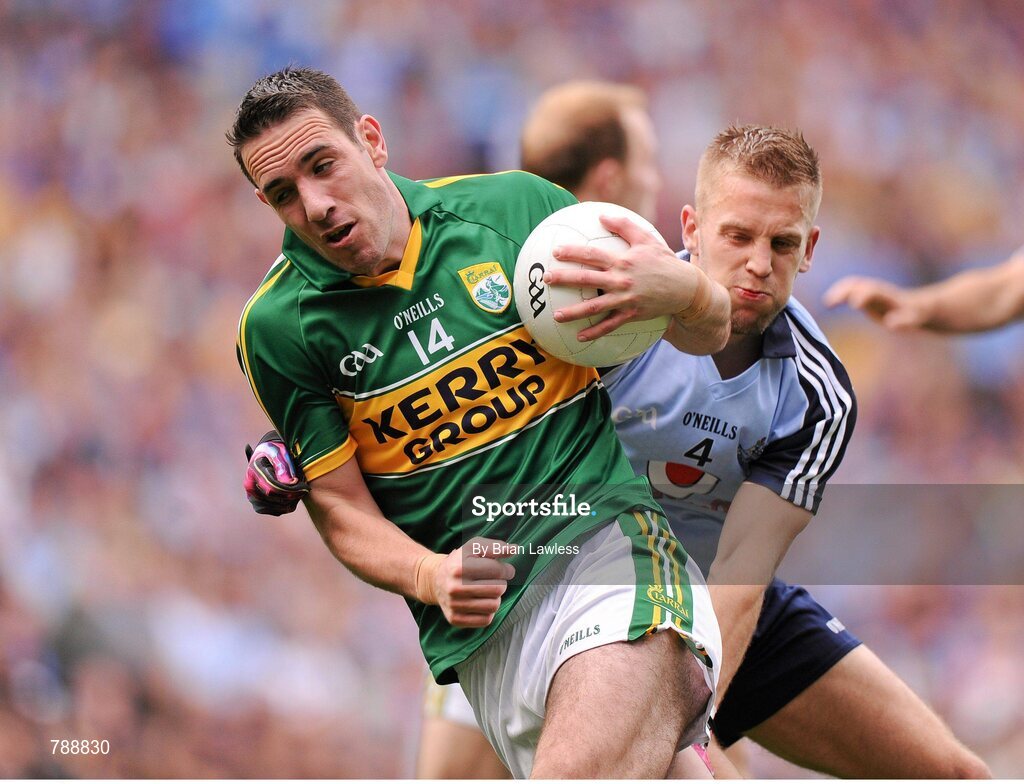 1 September 2013; Declan O'Sullivan, Kerry, in action against Jonny Cooper, Dublin. GAA Football All-Ireland Senior Championship, Semi-Final, Dublin v Kerry, Croke Park, Dublin. Picture credit: Brian Lawless / SPORTSFILE