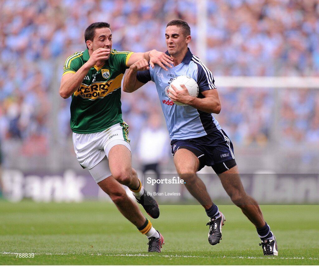 1 September 2013; James McCarthy, Dublin, in action against Anthony Maher, Kerry. GAA Football All-Ireland Senior Championship, Semi-Final, Dublin v Kerry, Croke Park, Dublin. Picture credit: Brian Lawless / SPORTSFILE