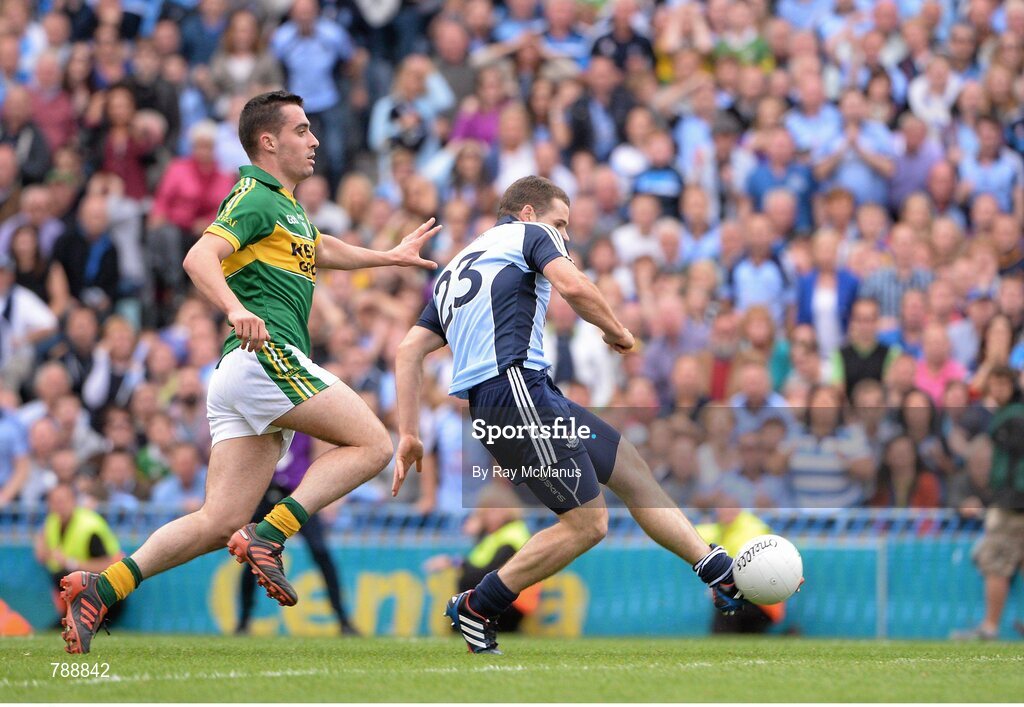 1 September 2013; Kevin McManamon, slips past Kerry's Jack Sherwood, to score Dublin's second goal late in the game. GAA Football All-Ireland Senior Championship, Semi-Final, Dublin v Kerry, Croke Park, Dublin. Picture credit: Ray McManus / SPORTSFILE