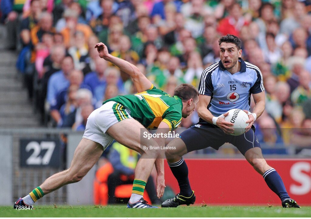 1 September 2013; Bernard Brogan, Dublin, in action against Marc Ó Sé, Kerry. GAA Football All-Ireland Senior Championship, Semi-Final, Dublin v Kerry, Croke Park, Dublin. Picture credit: Brian Lawless / SPORTSFILE