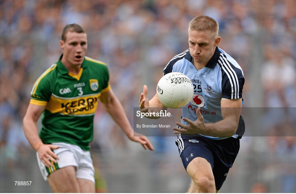 1 September 2013; Eoghan O'Gara, Dublin, in action against Mark Griffin, Kerry. GAA Football All-Ireland Senior Championship, Semi-Final, Dublin v Kerry, Croke Park, Dublin. Picture credit: Brendan Moran / SPORTSFILE