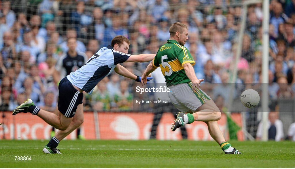 1 September 2013; Tomás O Sé, Kerry, in action against Jack McCaffrey, Dublin. GAA Football All-Ireland Senior Championship, Semi-Final, Dublin v Kerry, Croke Park, Dublin. Picture credit: Brendan Moran / SPORTSFILE