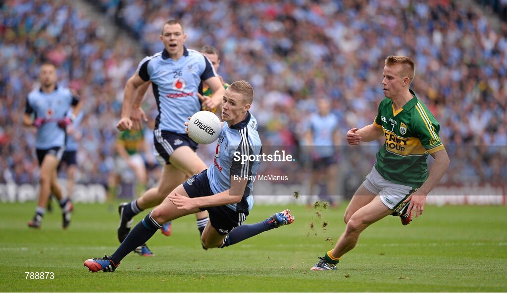 1 September 2013; Paul Mannion, Dublin, in action against Fionn Fitzgerald, Kerry. GAA Football All-Ireland Senior Championship, Semi-Final, Dublin v Kerry, Croke Park, Dublin. Picture credit: Ray McManus / SPORTSFILE