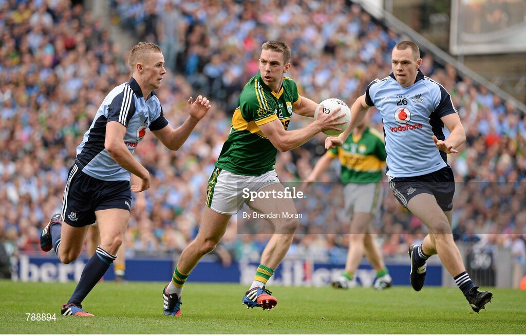 1 September 2013; Marc Ó Sé, Kerry, in action against Paul Mannion and Dean Rock, Dublin. GAA Football All-Ireland Senior Championship, Semi-Final, Dublin v Kerry, Croke Park, Dublin. Picture credit: Brendan Moran / SPORTSFILE