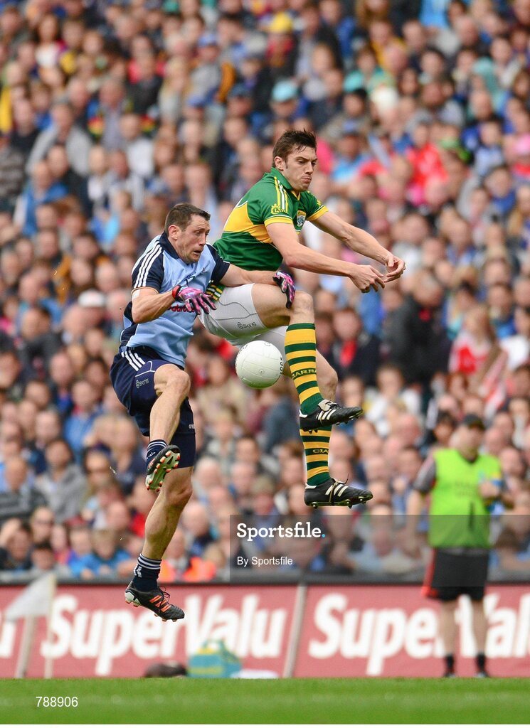 1 September 2013; Denis Bastick, Dublin, in action against David Moran, Kerry. GAA Football All-Ireland Senior Championship, Semi-Final, Dublin v Kerry, Croke Park, Dublin. Photo by Sportsfile